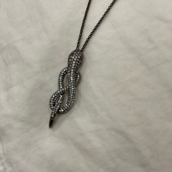Snake necklace with faux diamonds red eyes making a figure 8 shape dark silver - Picture 6 of 7